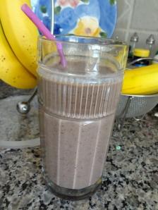 a (delicious, refreshing, and nutrient packed) SMOOTHIE! 